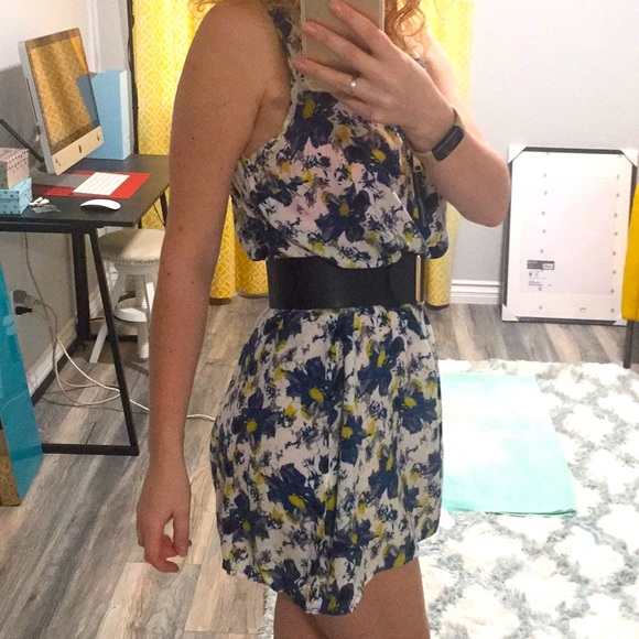 ⭕️3for$15⭕️ Flowers mini dress - Picture 9 of 9